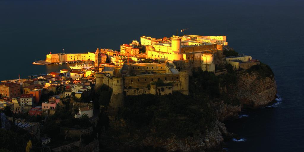 Medieval Flat Gaeta Exterior foto